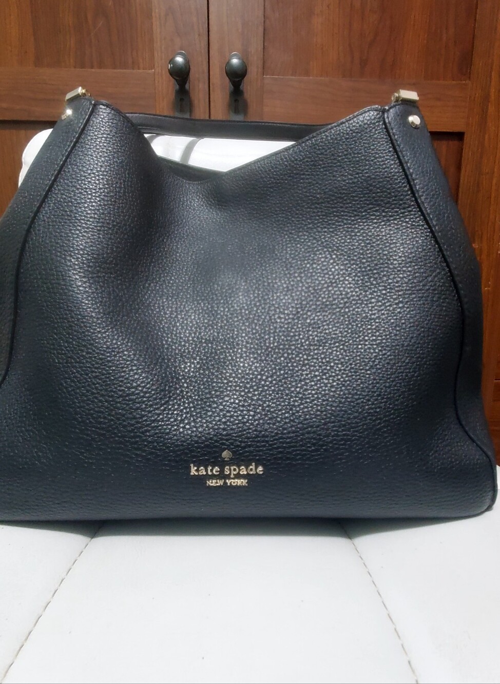 Kate Spade Leila Medium Triple Compartment Shoulder Bag.